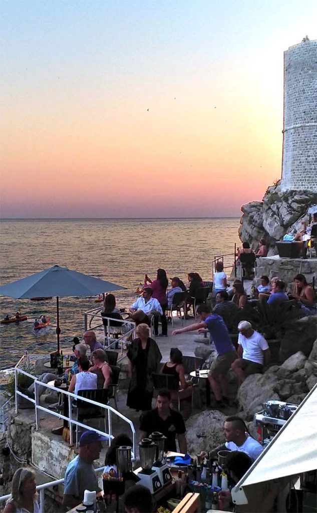 Cafe Buza; Dubrovnik'te en güzel güneş batışı